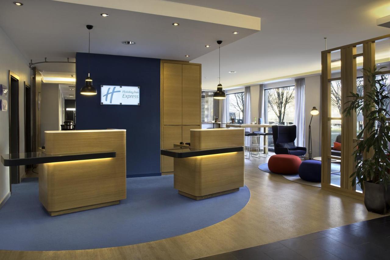 Holiday Inn Express Stuttgart Airport, An Ihg Hotel Leinfelden-Echterdingen Exterior foto