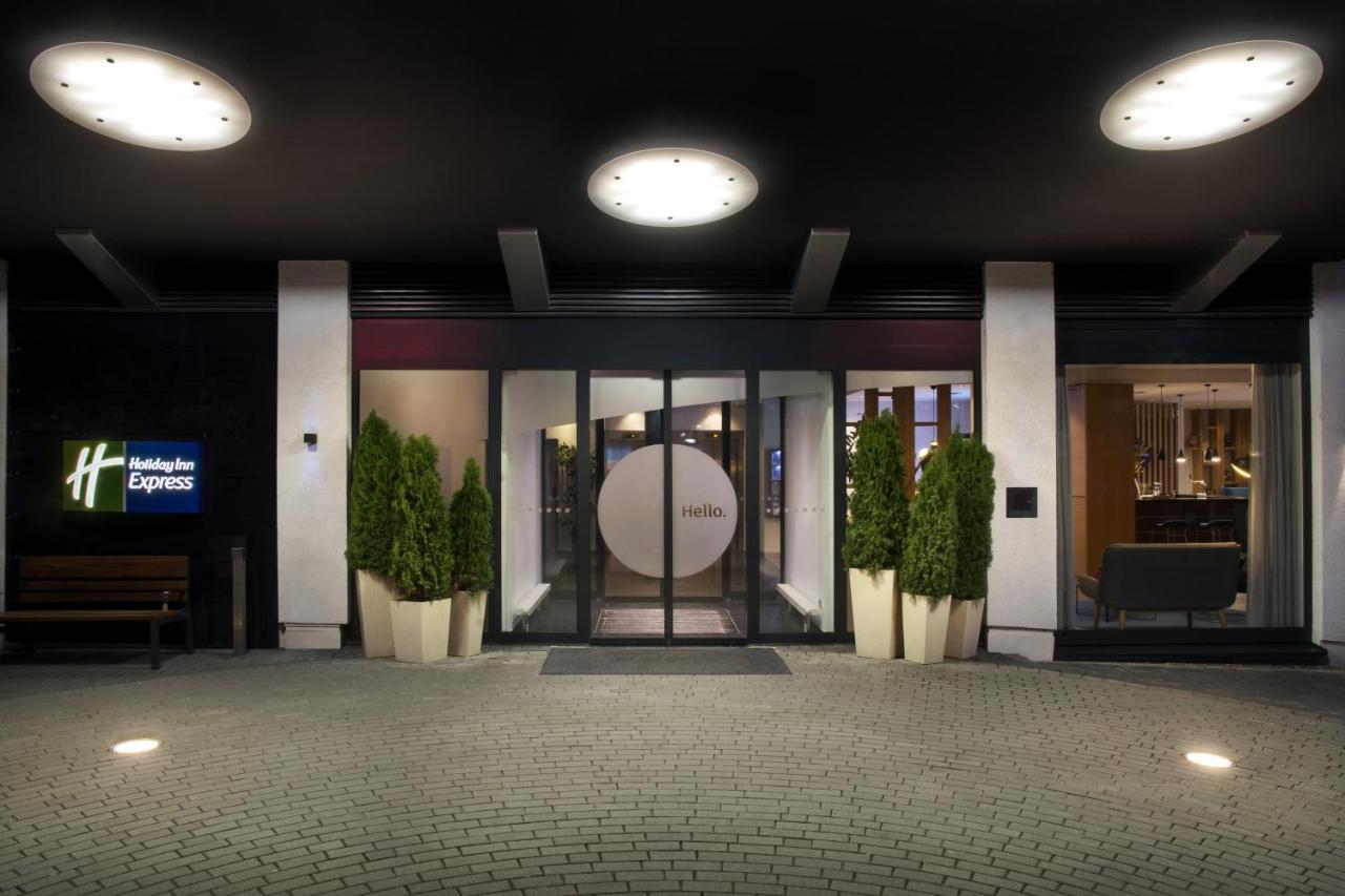 Holiday Inn Express Stuttgart Airport, An Ihg Hotel Leinfelden-Echterdingen Exterior foto