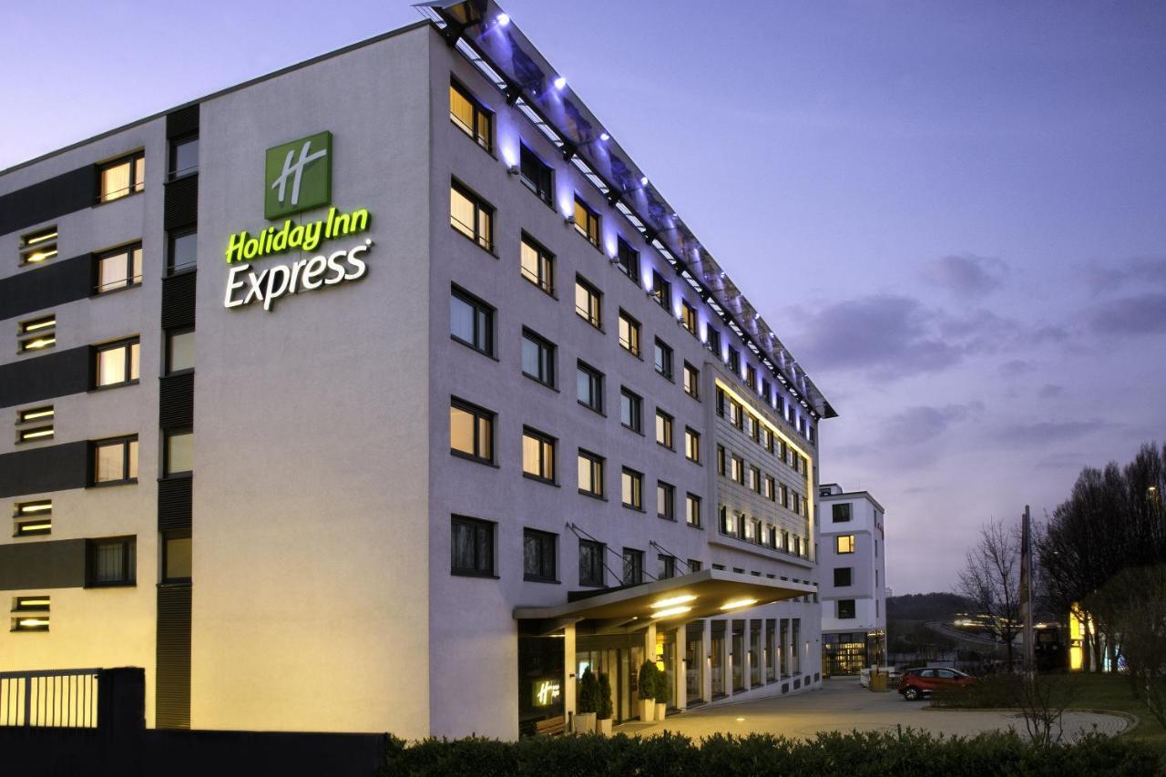 Holiday Inn Express Stuttgart Airport, An Ihg Hotel Leinfelden-Echterdingen Exterior foto